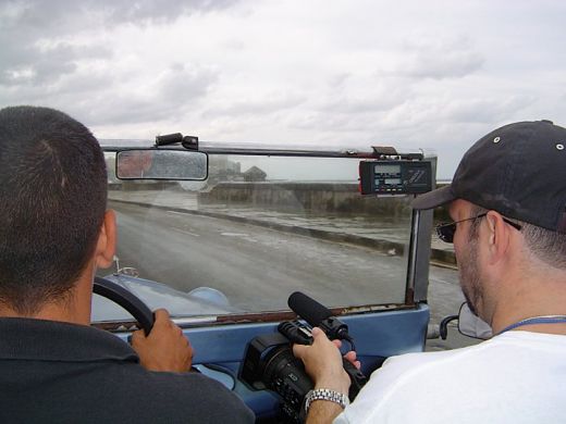 Damien Licktenstien shooting while driving in Havana.: this is independent filmmaking.